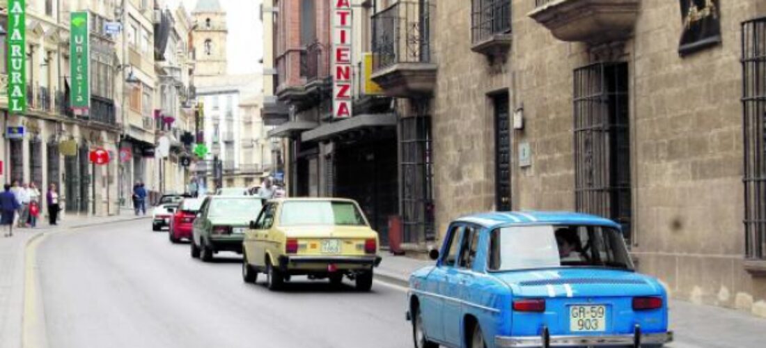 Doscientos vehículos en la feria de autos clásicos