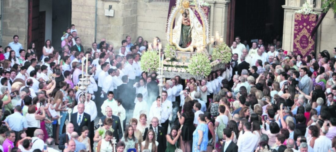 Manifestación multitudinaria de devoción a la patrona